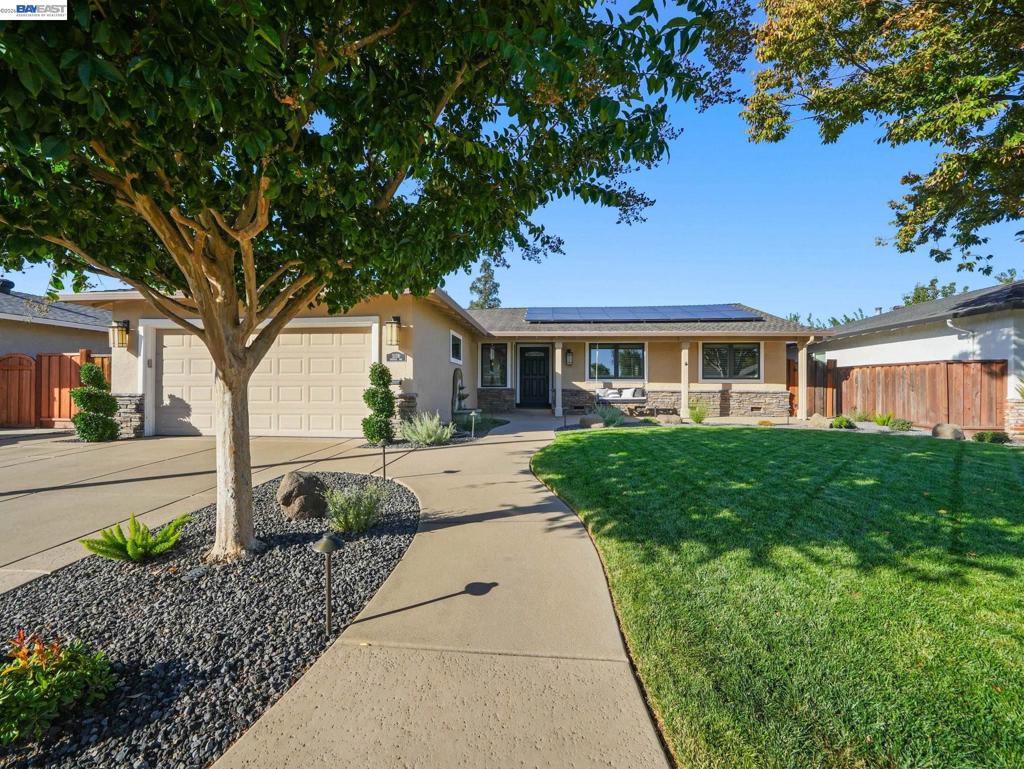 5138 Theresa Way Property Photo 1