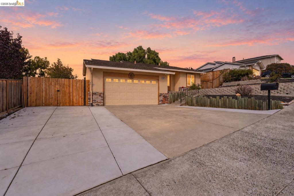 907 Badger Way Property Photo 1