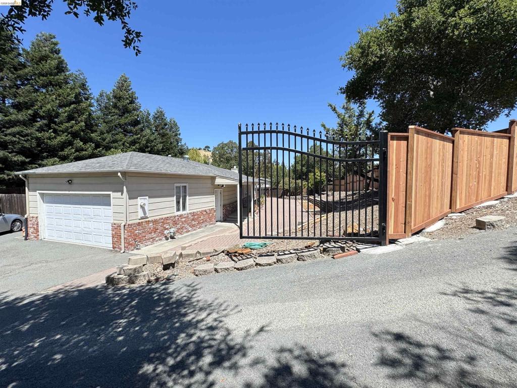 3540 Deer Hill Rd Property Photo 1