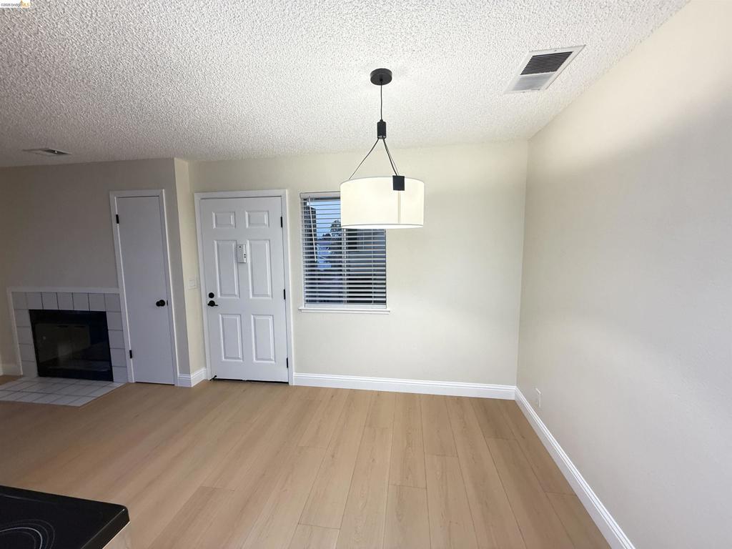 25129 Copa Del Oro Dr 203 Property Photo 4
