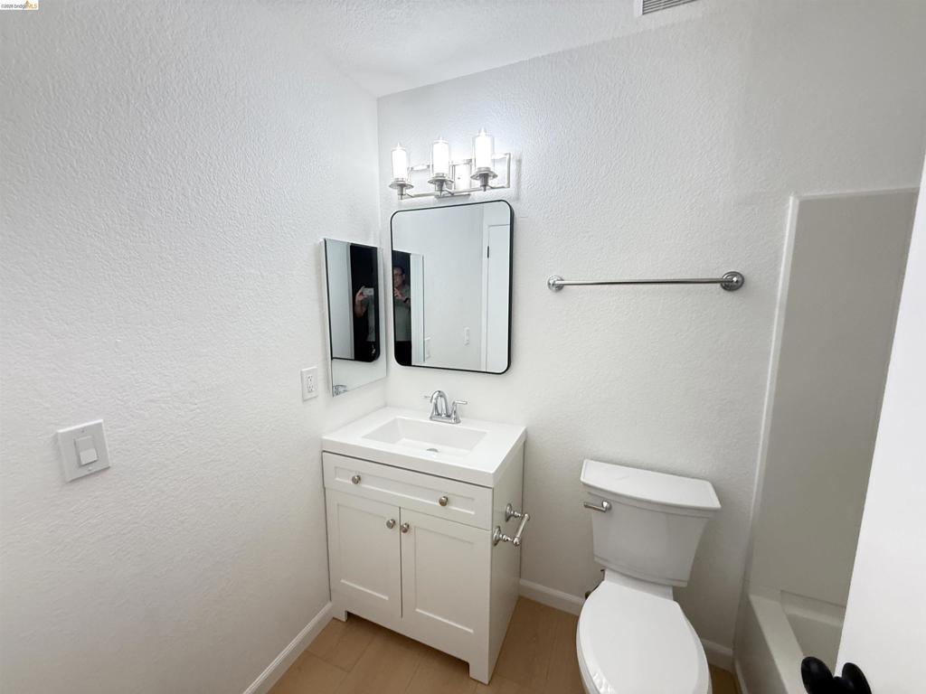 25129 Copa Del Oro Dr 203 Property Photo 18