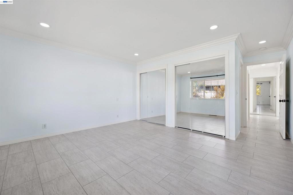 3247 Round Hill Drive Property Photo 22