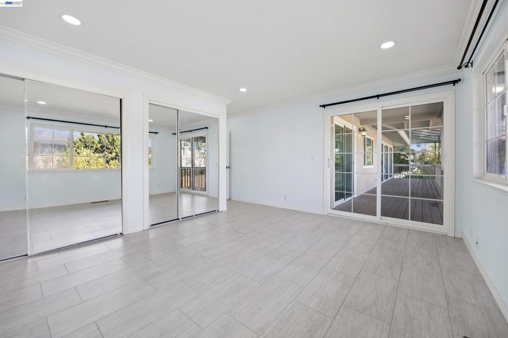 3247 Round Hill Drive Property Photo 23