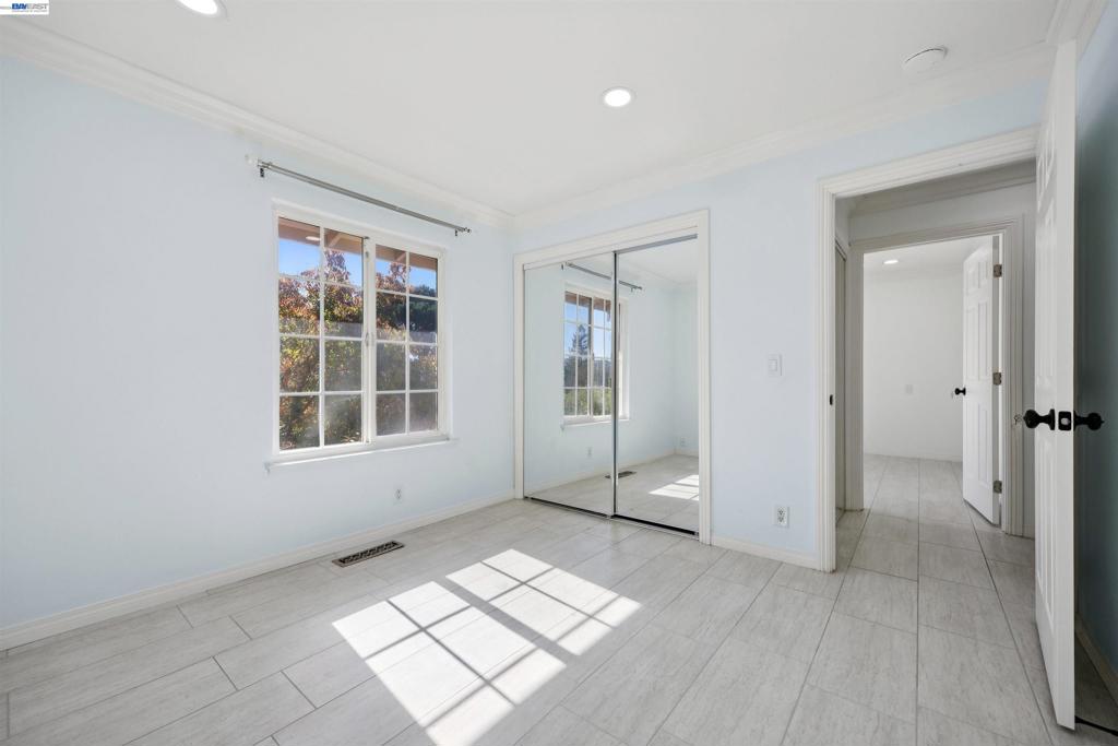 3247 Round Hill Drive Property Photo 27