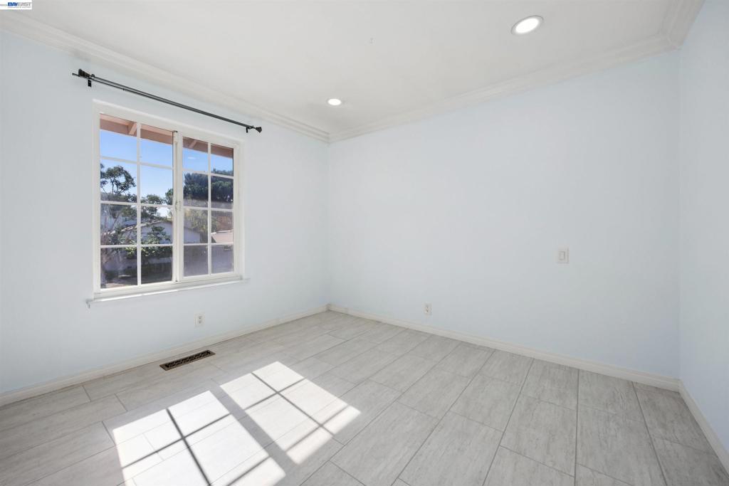3247 Round Hill Drive Property Photo 28