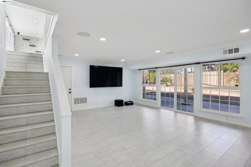 3247 Round Hill Drive Property Photo 31