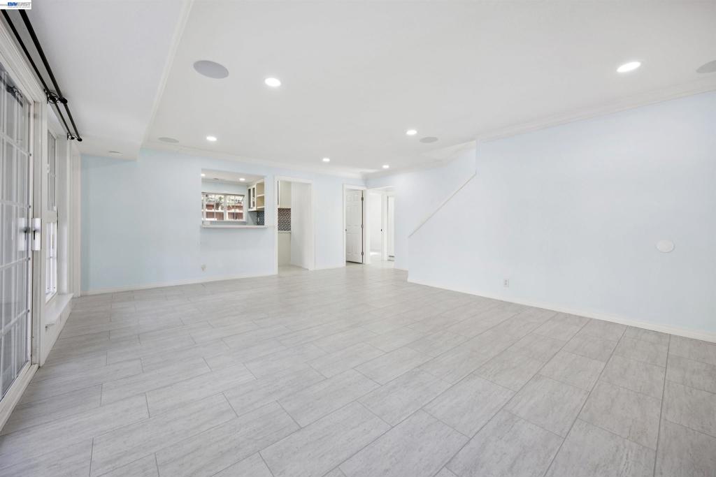 3247 Round Hill Drive Property Photo 34