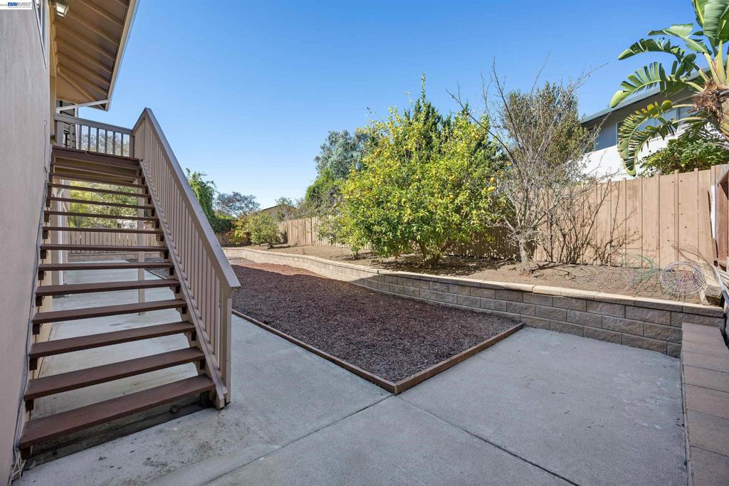 3247 Round Hill Drive Property Photo 46