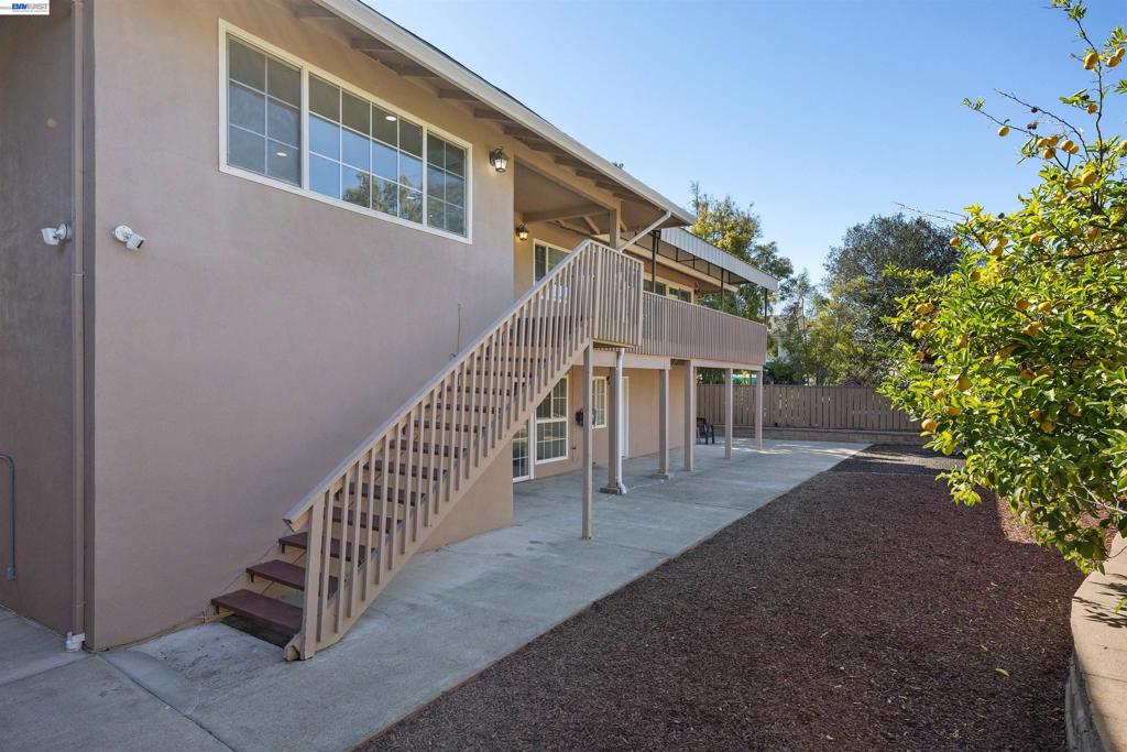 3247 Round Hill Drive Property Photo 48