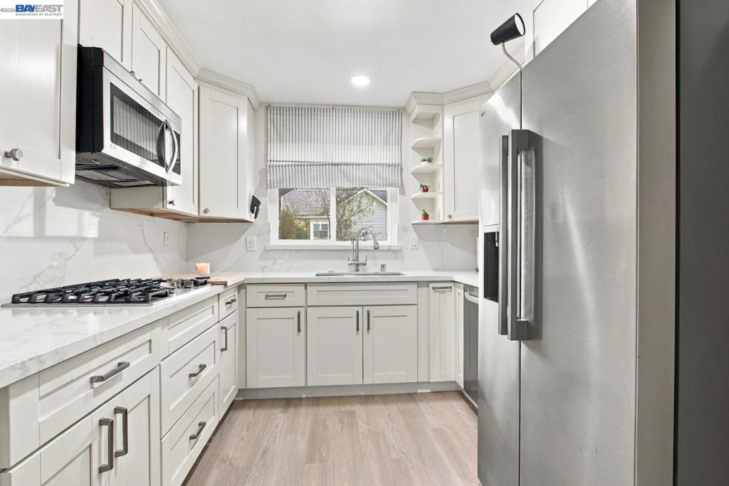 25531 Scripps St Property Photo 2