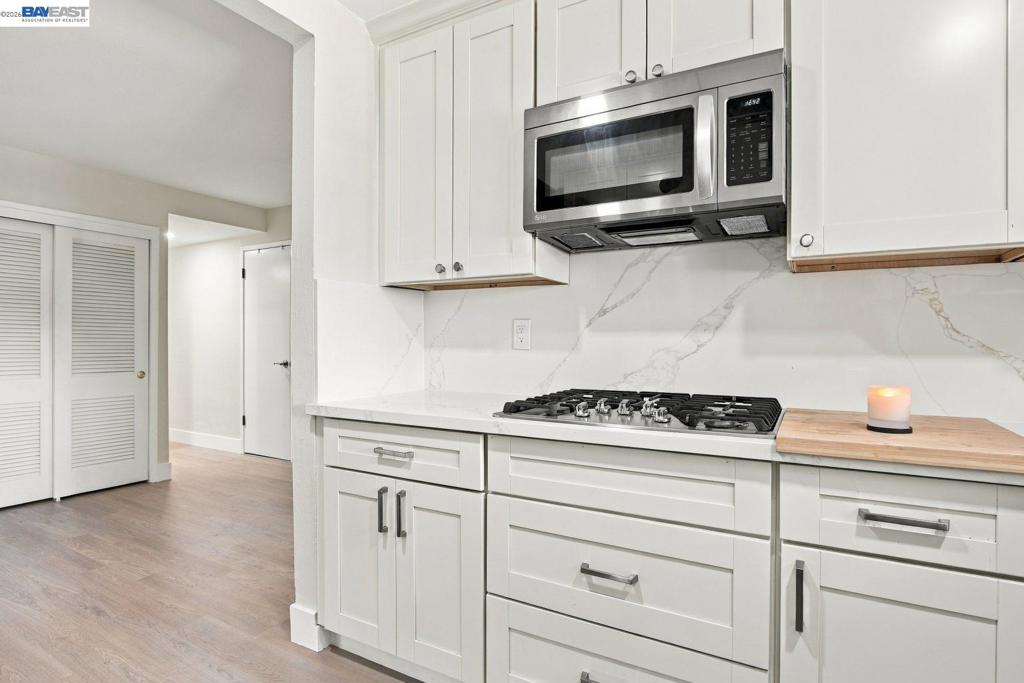 25531 Scripps St Property Photo 10