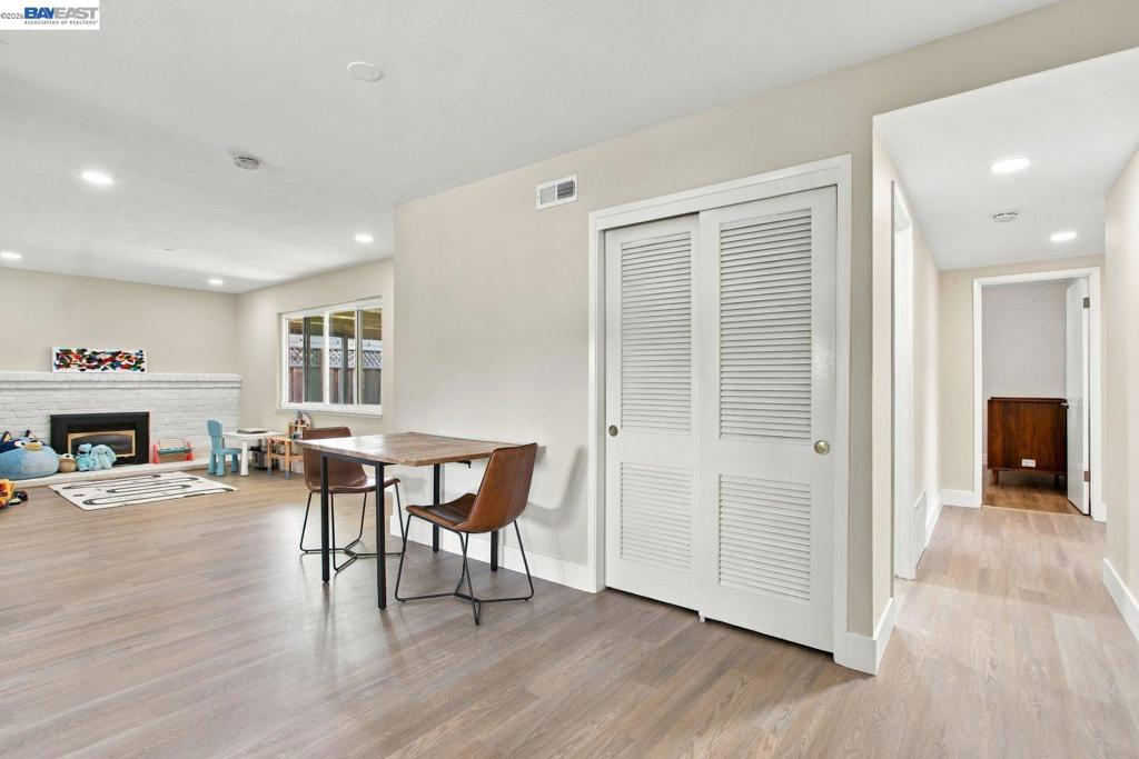 25531 Scripps St Property Photo 14