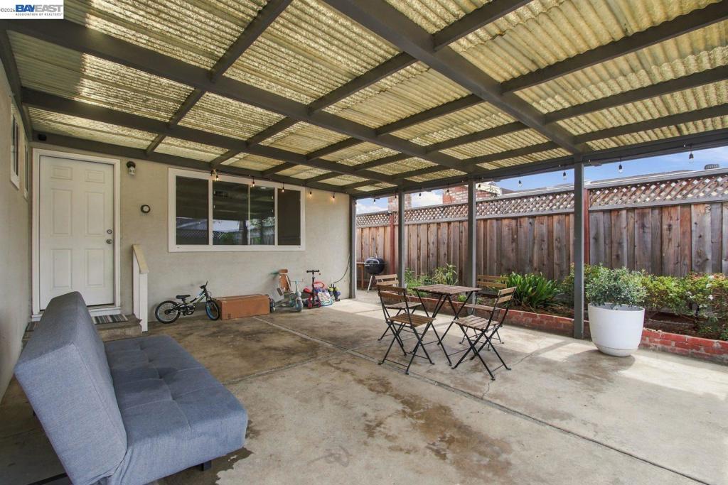 25531 Scripps St Property Photo 27