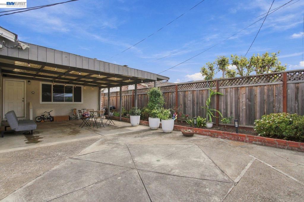 25531 Scripps St Property Photo 29