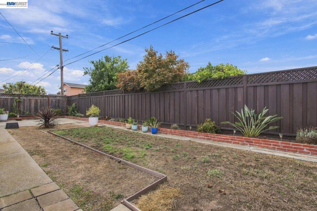 25531 Scripps St Property Photo 31