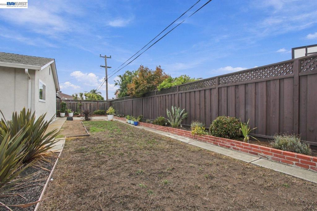 25531 Scripps St Property Photo 33