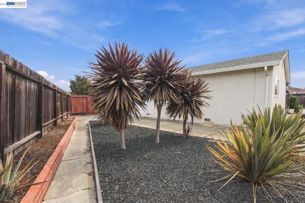 25531 Scripps St Property Photo 34