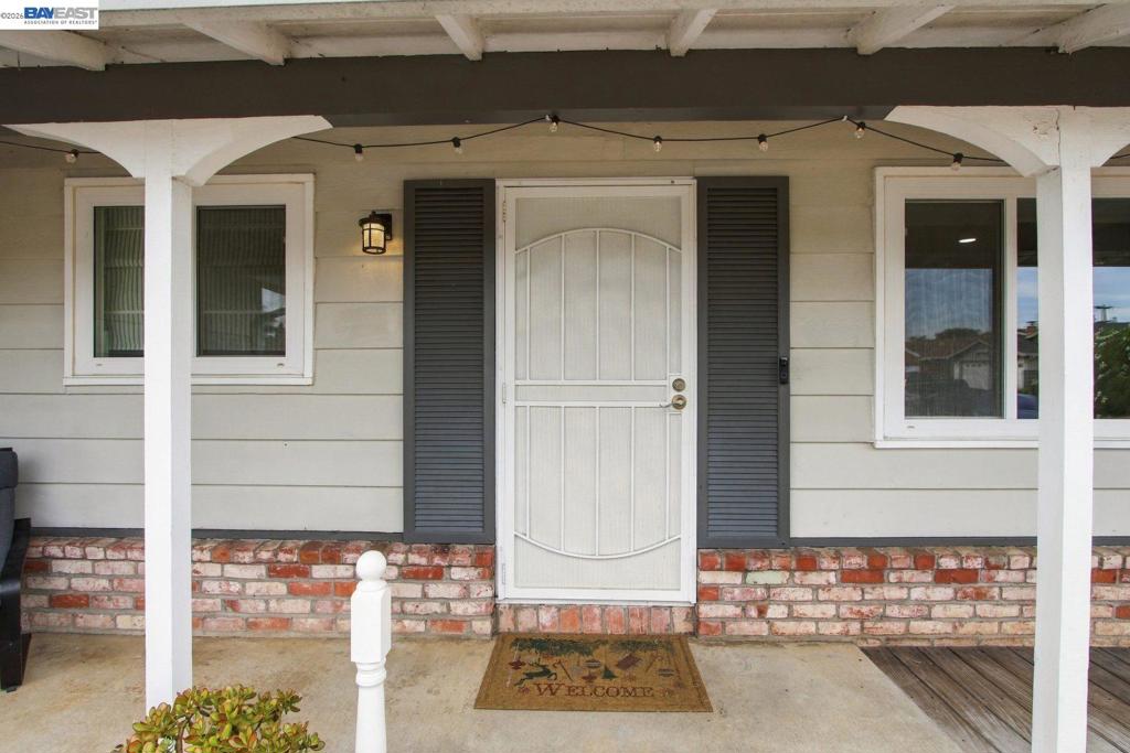 25531 Scripps St Property Photo 36