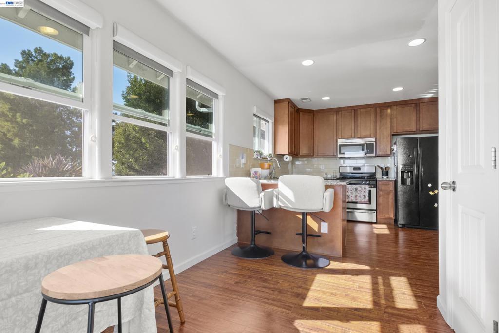 8957 Lawlor St Property Photo 15