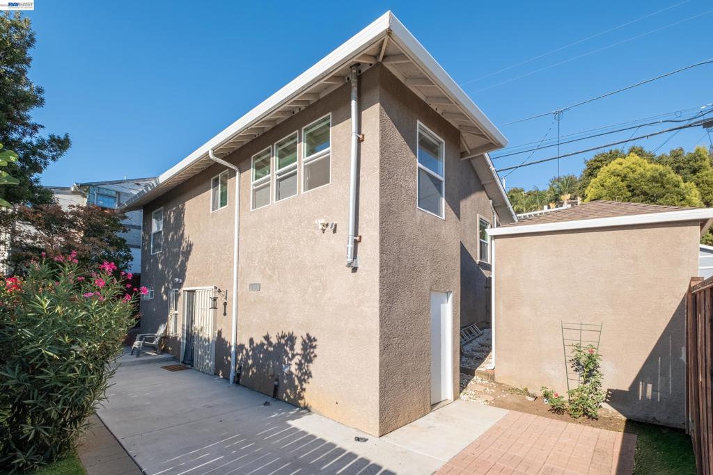 8957 Lawlor St Property Photo 35