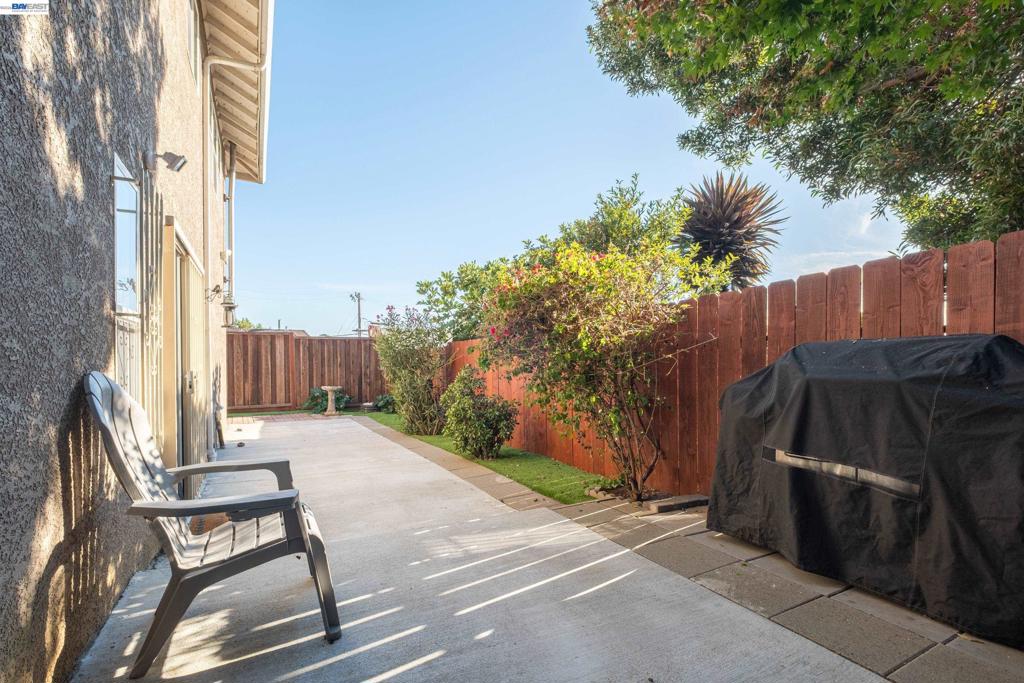 8957 Lawlor St Property Photo 36
