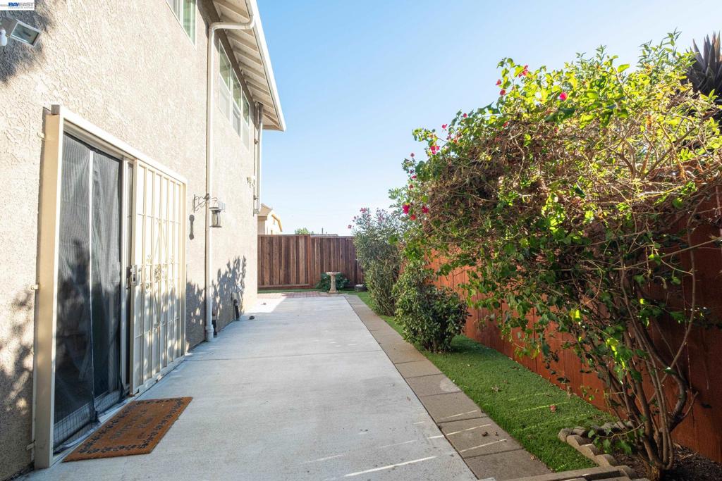 8957 Lawlor St Property Photo 37