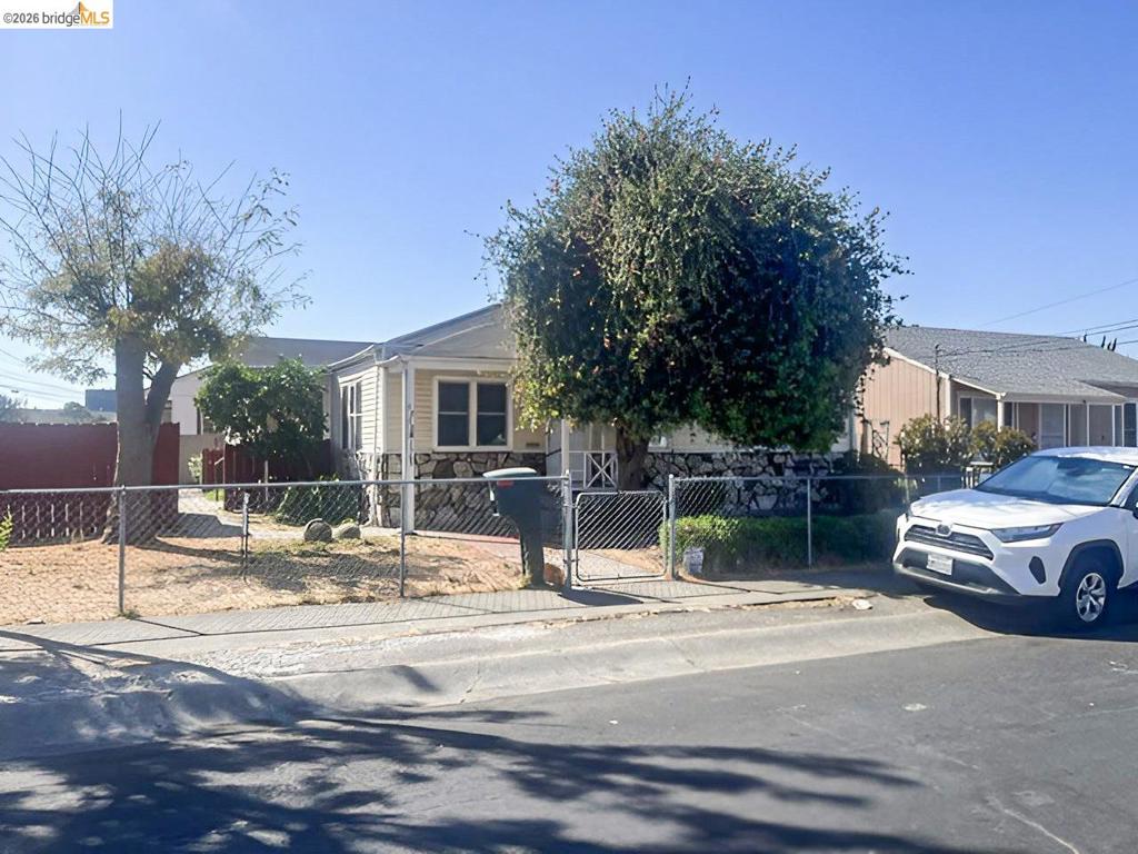 1565 Timothy Dr Property Photo 1