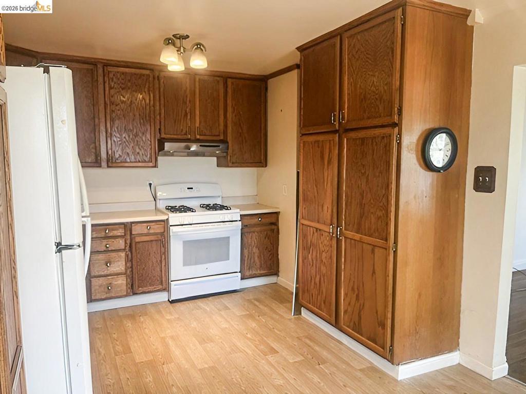 1565 Timothy Dr Property Photo 8