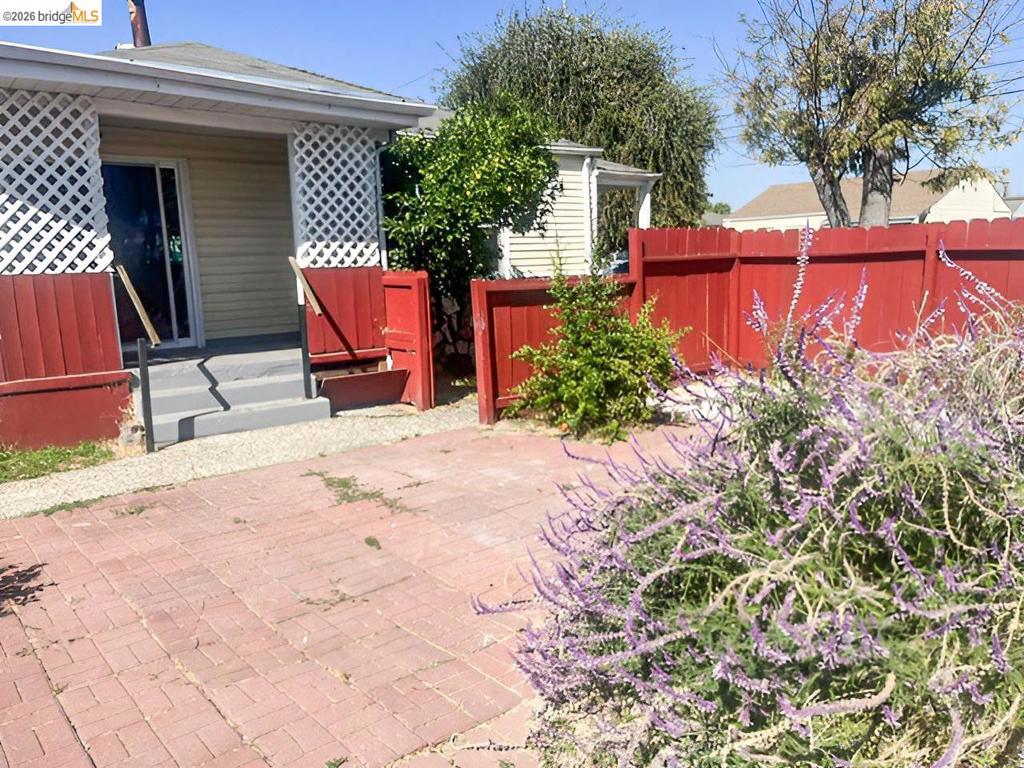 1565 Timothy Dr Property Photo 23