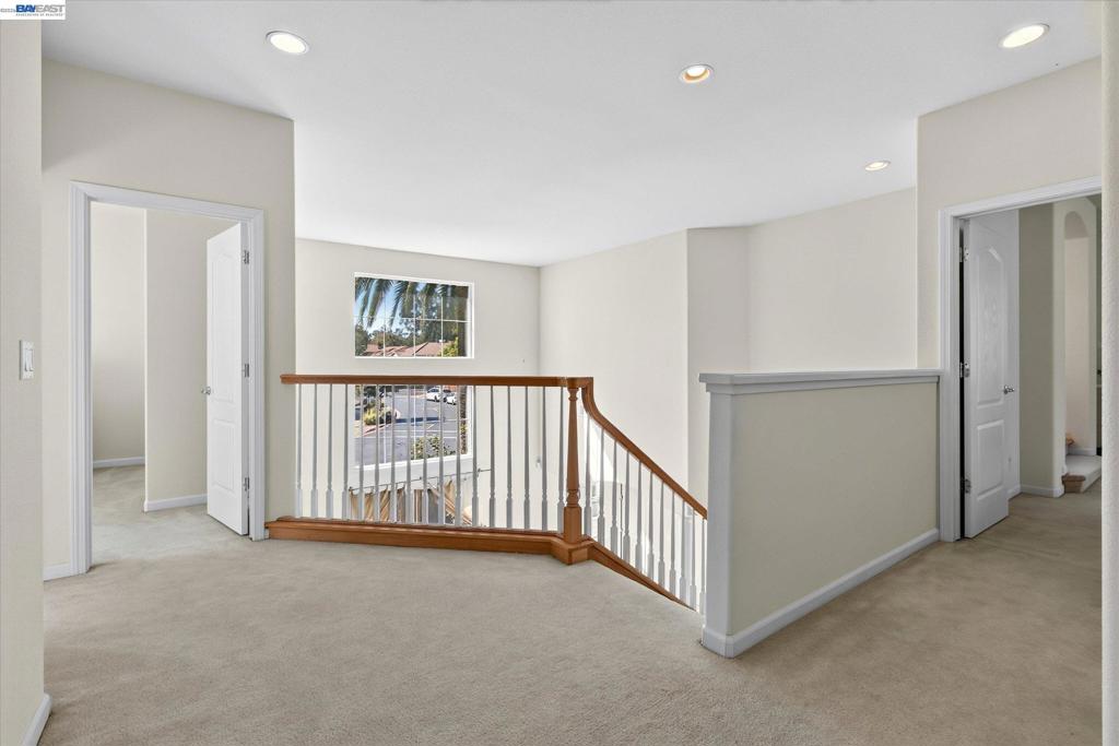 716 Raineer Ct Property Photo 32