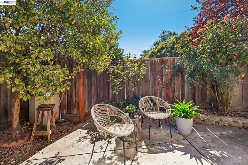 2129 Delucchi Dr Property Photo 29