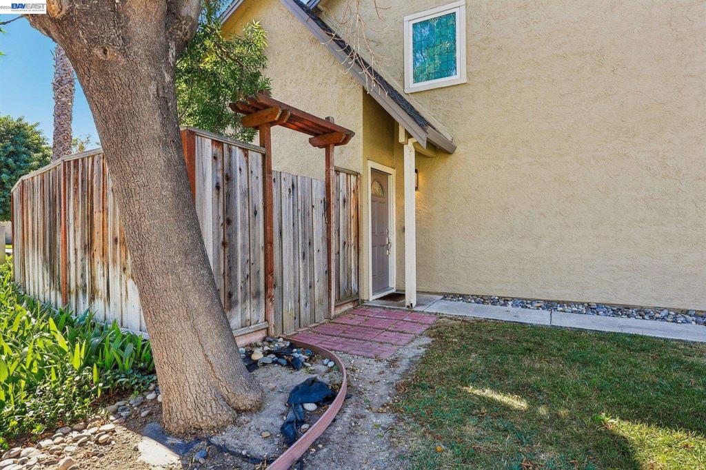 2129 Delucchi Dr Property Photo 33
