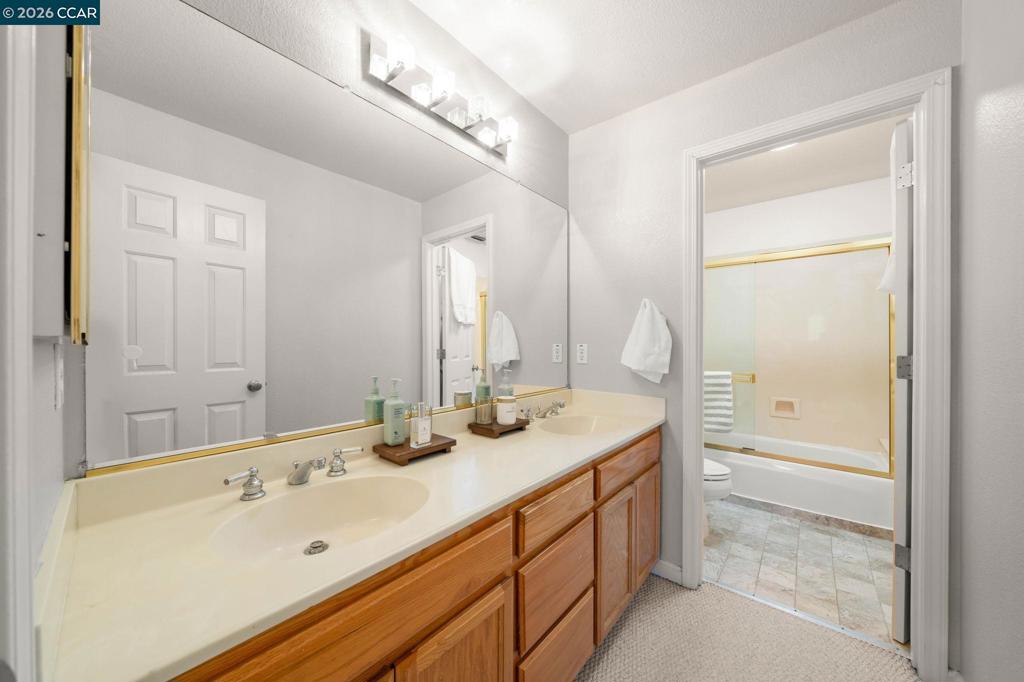 12 Cross Bridge Pl Property Photo 39