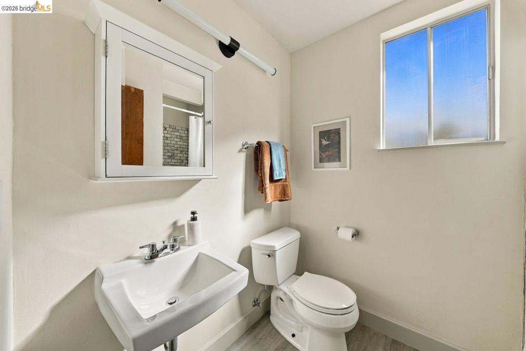 2705 Walker St Property Photo 33