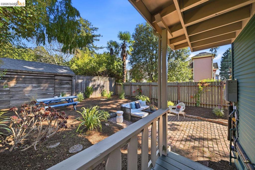 2705 Walker St Property Photo 38