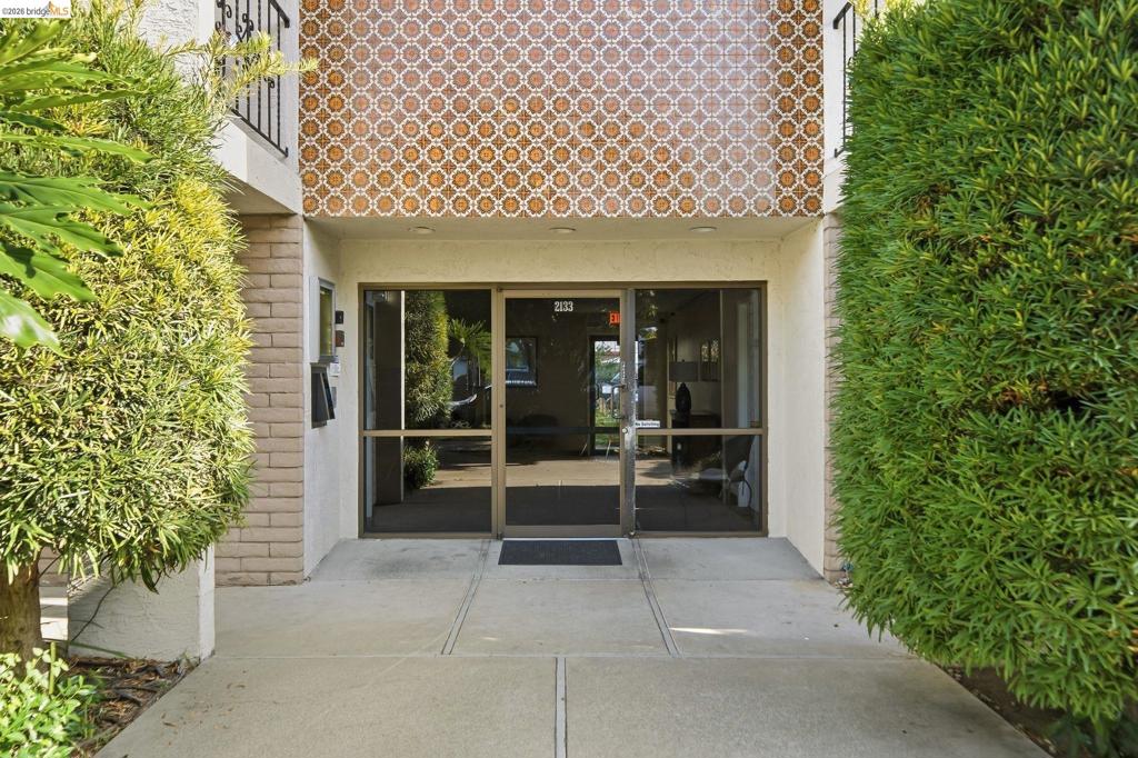 2133 Santa Clara Ave 206 Property Photo 29