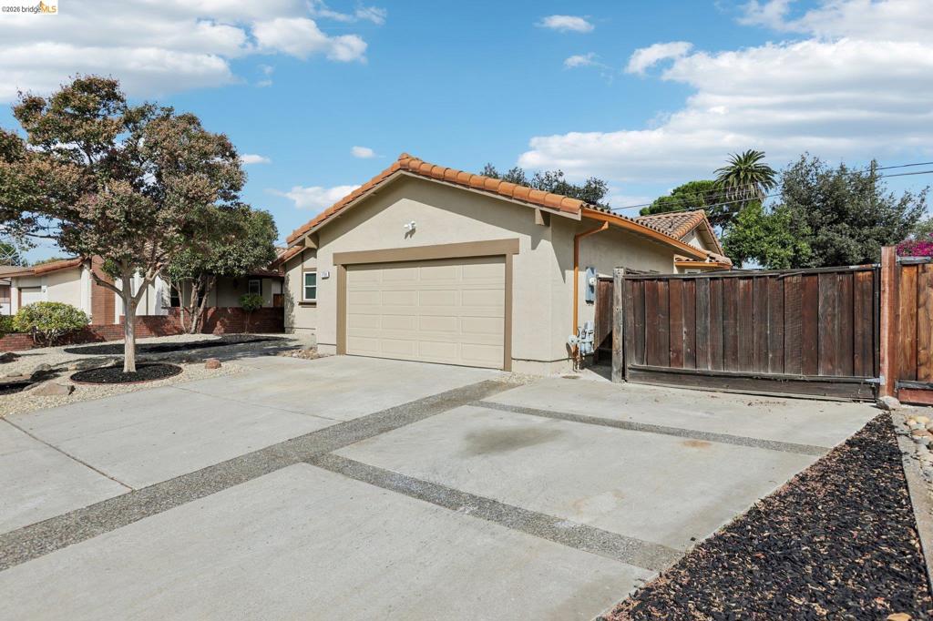 1709 Bermuda Way Property Photo 3