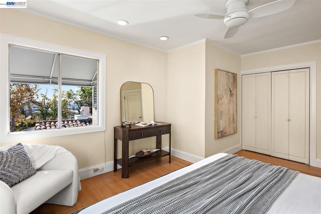 1594 Le Roy Ave Property Photo 31