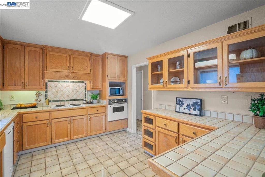 1327 Columbus Ave Property Photo 18
