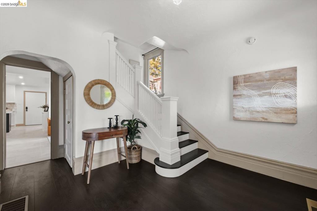 2153 Oregon Street Property Photo 4