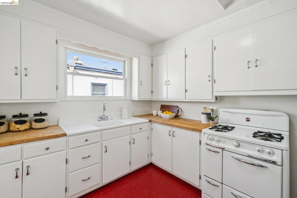 5819 Patton Street Property Photo 11