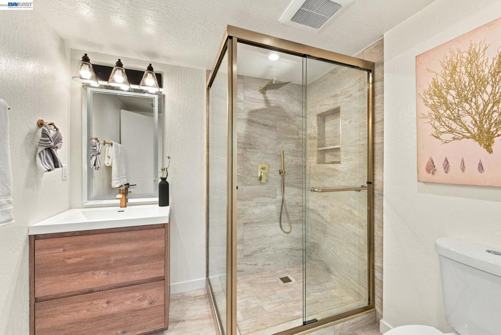 373 Appian Way Property Photo 33
