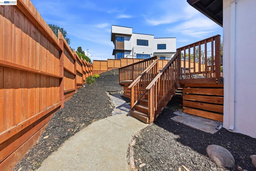 373 Appian Way Property Photo 45