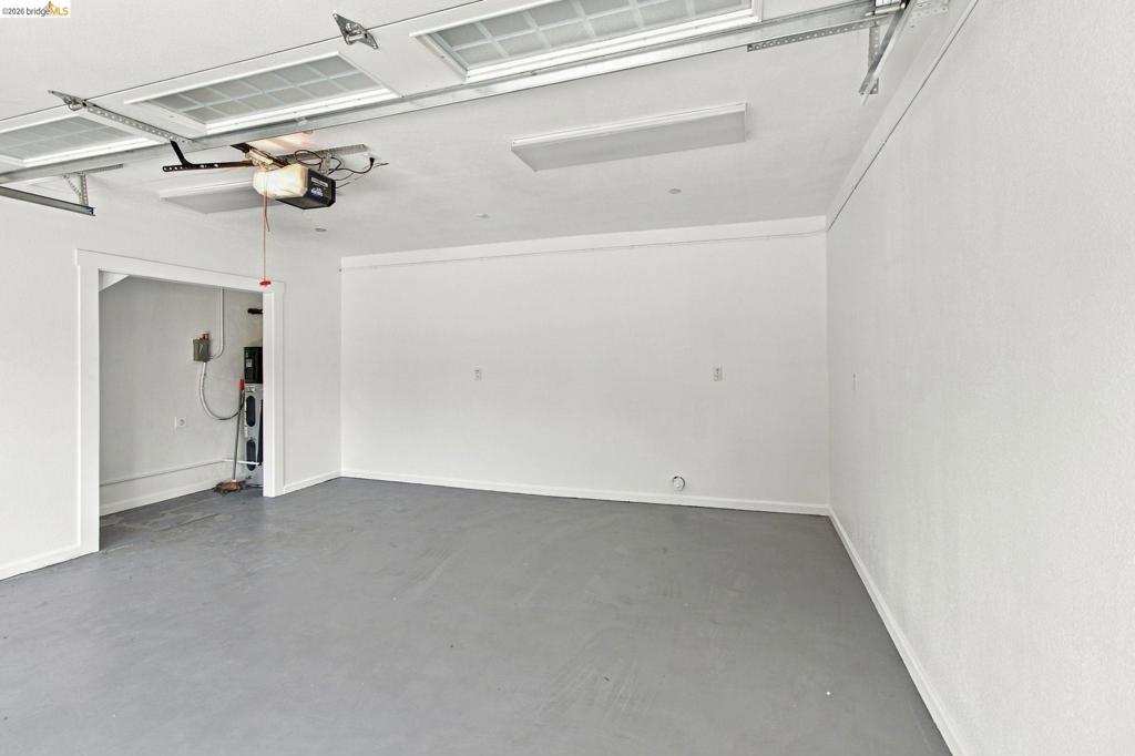 6105 Oakdale Ave Property Photo 40