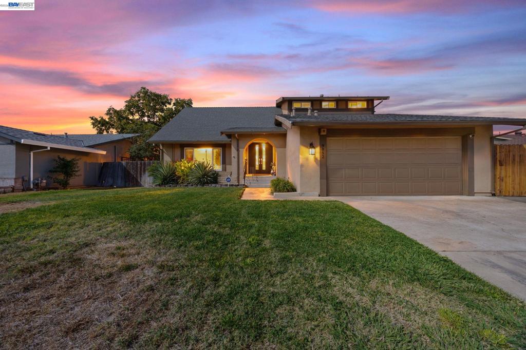 9852 Vista Grande Way Property Photo 1