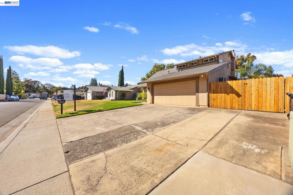 9852 Vista Grande Way Property Photo 2