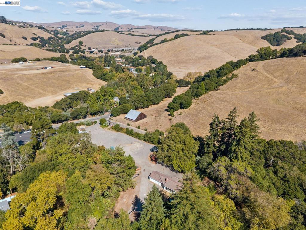 24227 Palomares Rd Property Photo 2