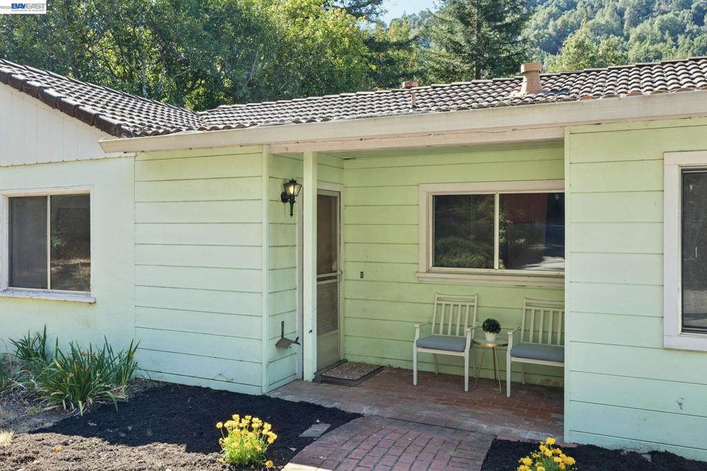 24227 Palomares Rd Property Photo 4