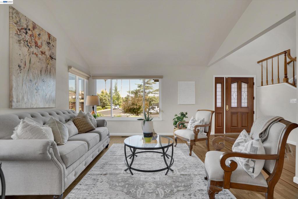 5805 San Carlos Way Property Photo 7