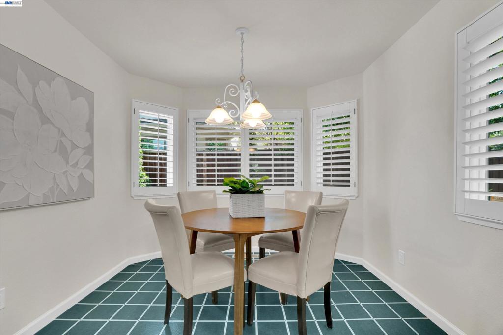5805 San Carlos Way Property Photo 11
